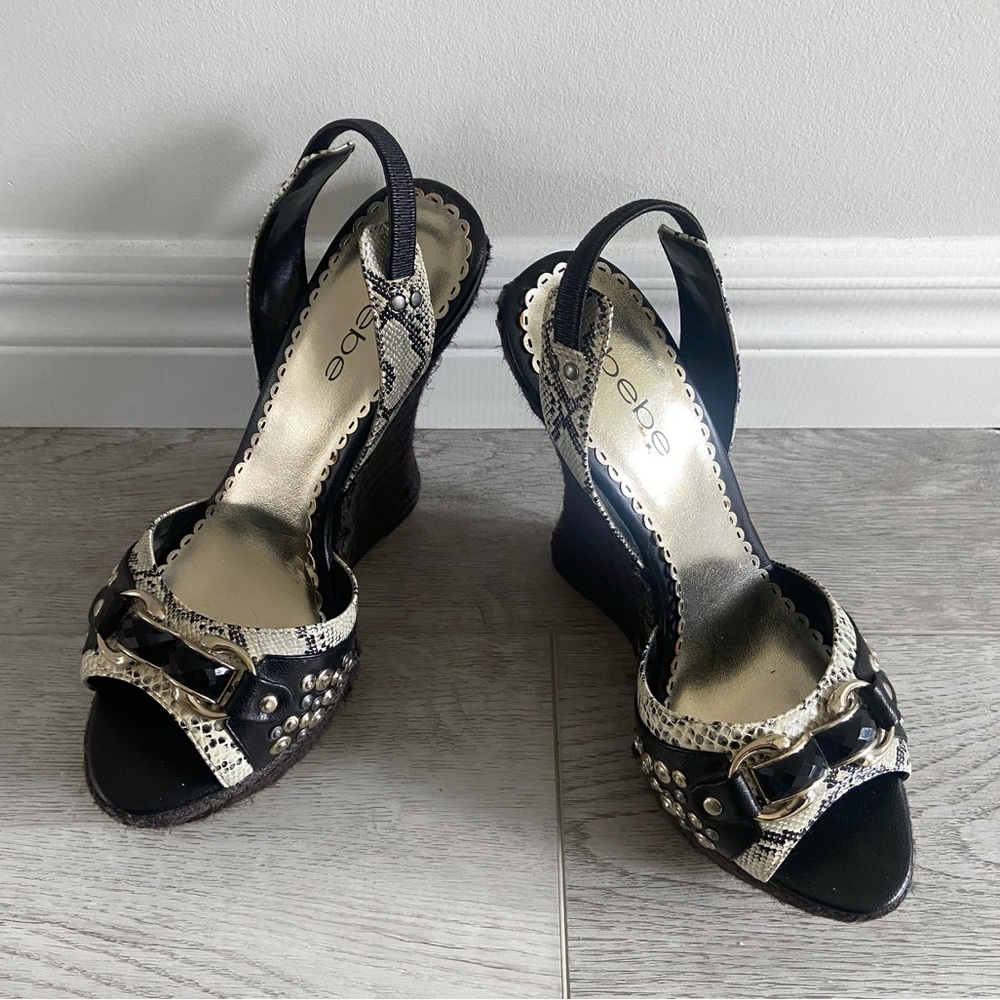 BEBE | Snake skin wedges